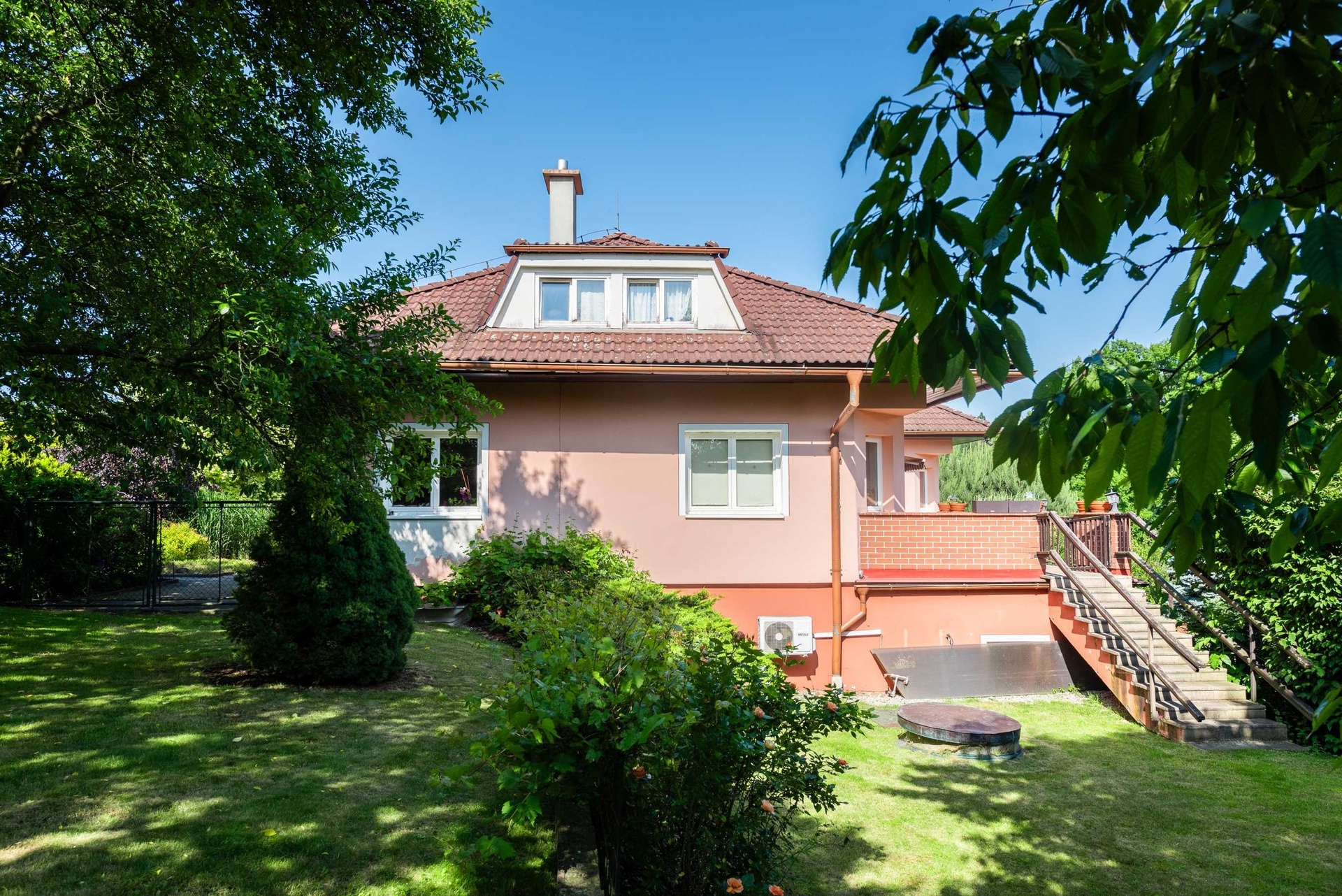 Prodej rodinného domu s rozsáhlým pozemkem, 658 m², Libeř — fotografie 10