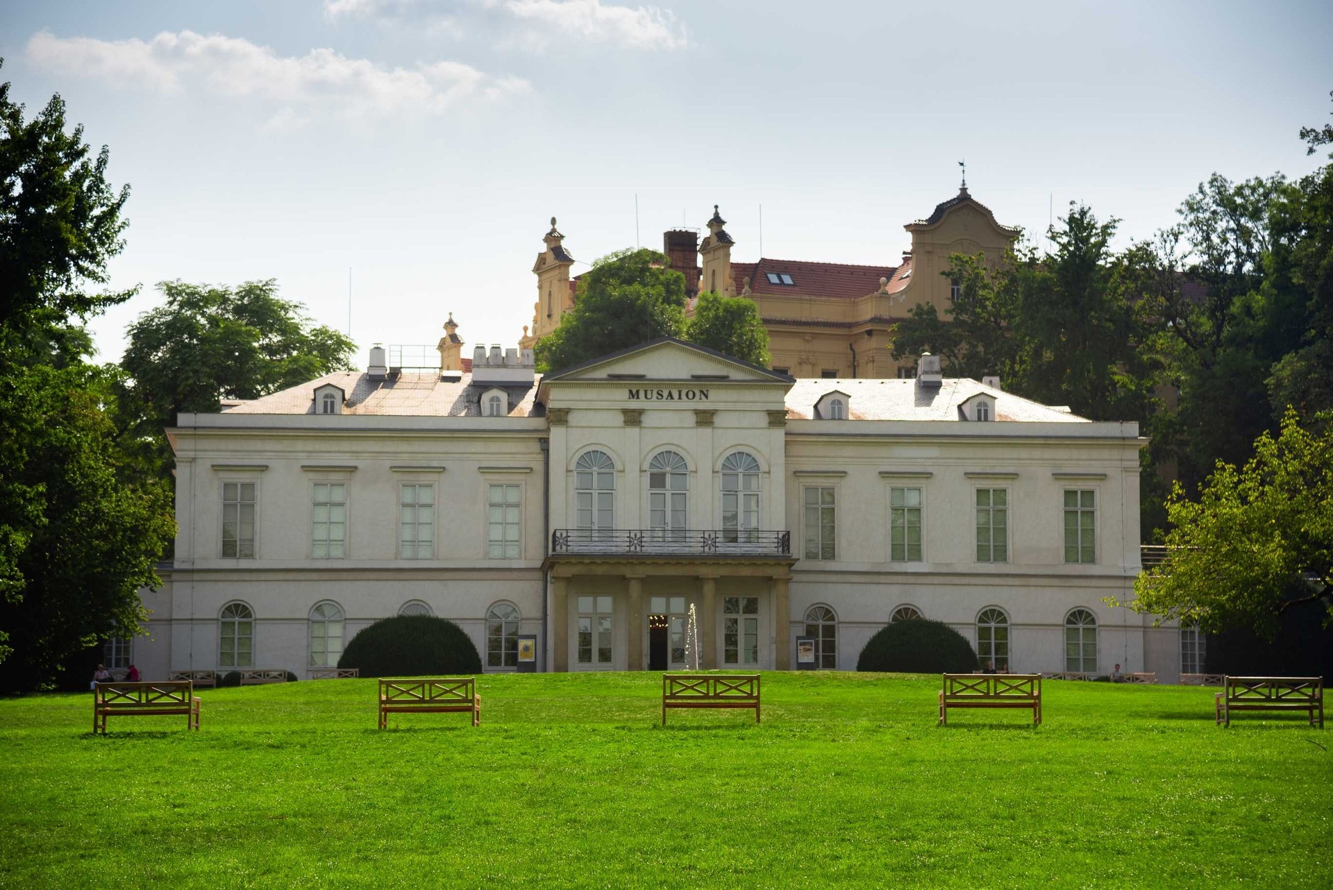 Prodej činžovního domu, 1 000 m², Praha - Smíchov — fotografie 2