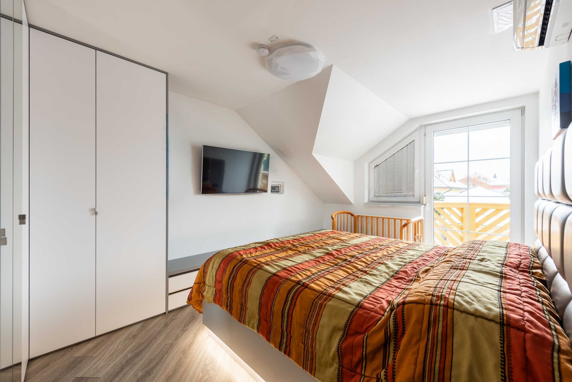 Prodej výjimečného řadového rodinného domu 5+1, 210 m², Hostivice — fotografie 5
