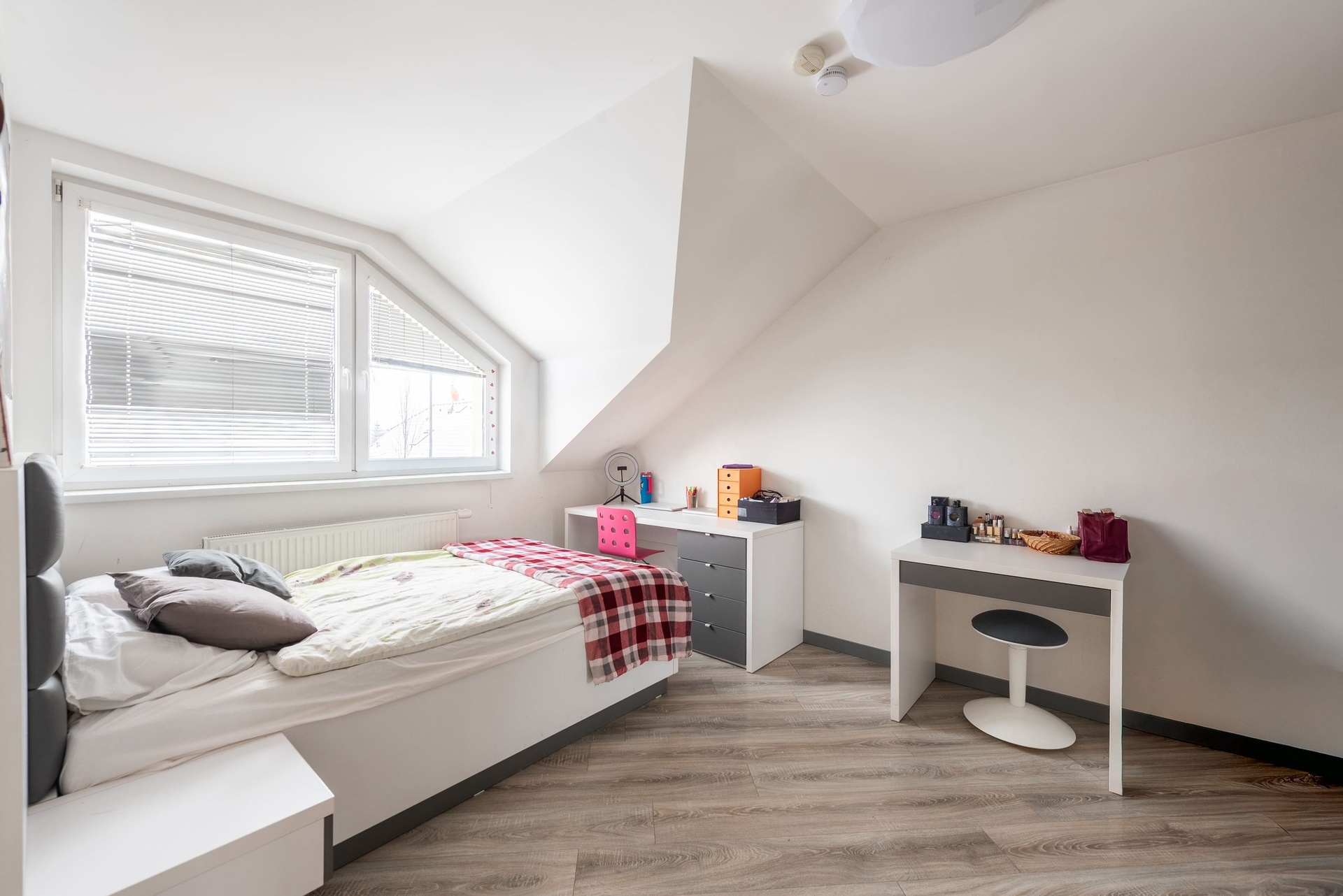 Prodej výjimečného řadového rodinného domu 5+1, 210 m², Hostivice — fotografie 12