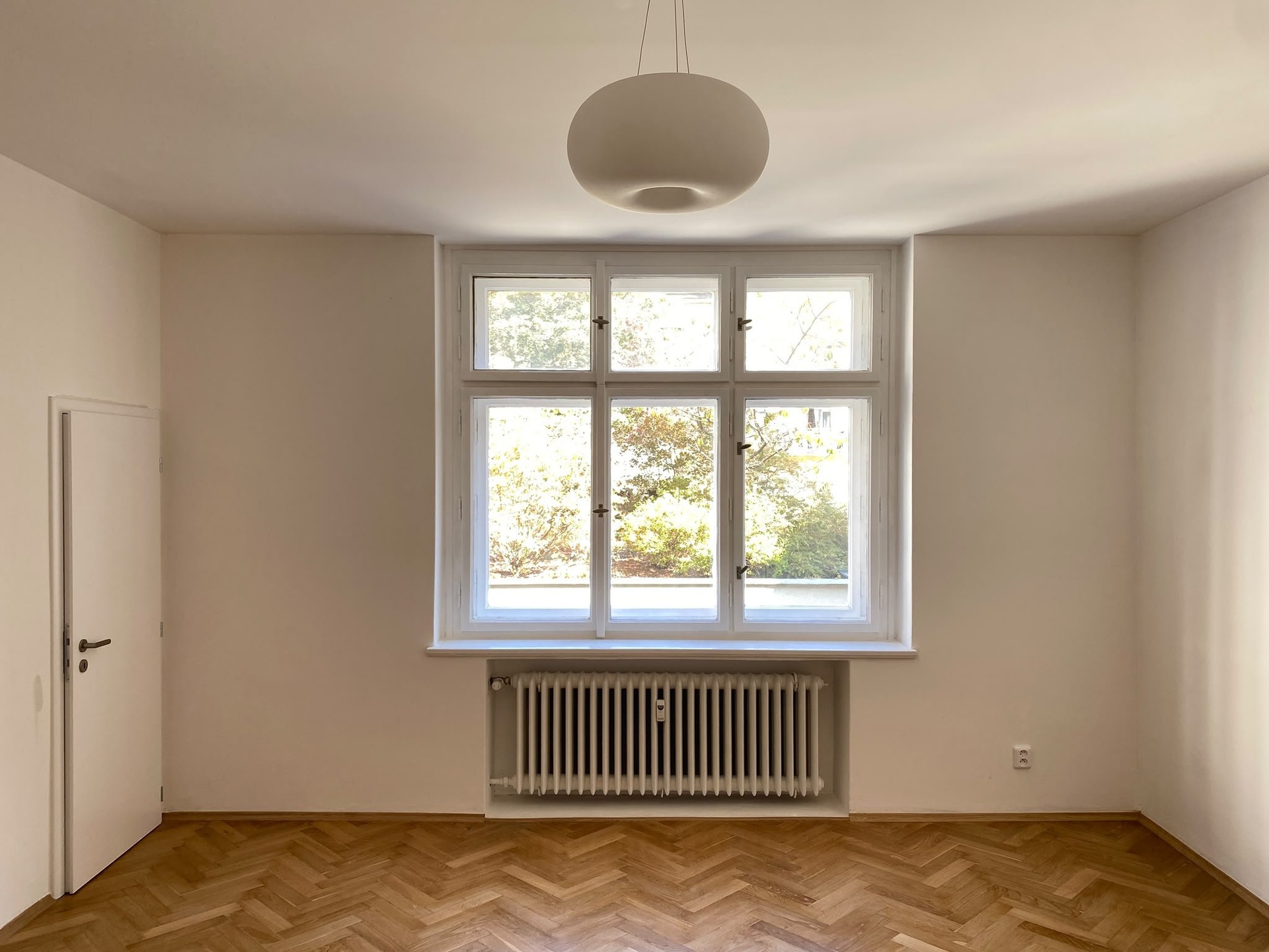 Prodej zrekonstruovaného bytu 1+1, 35 m², Praha 5 - Smíchov