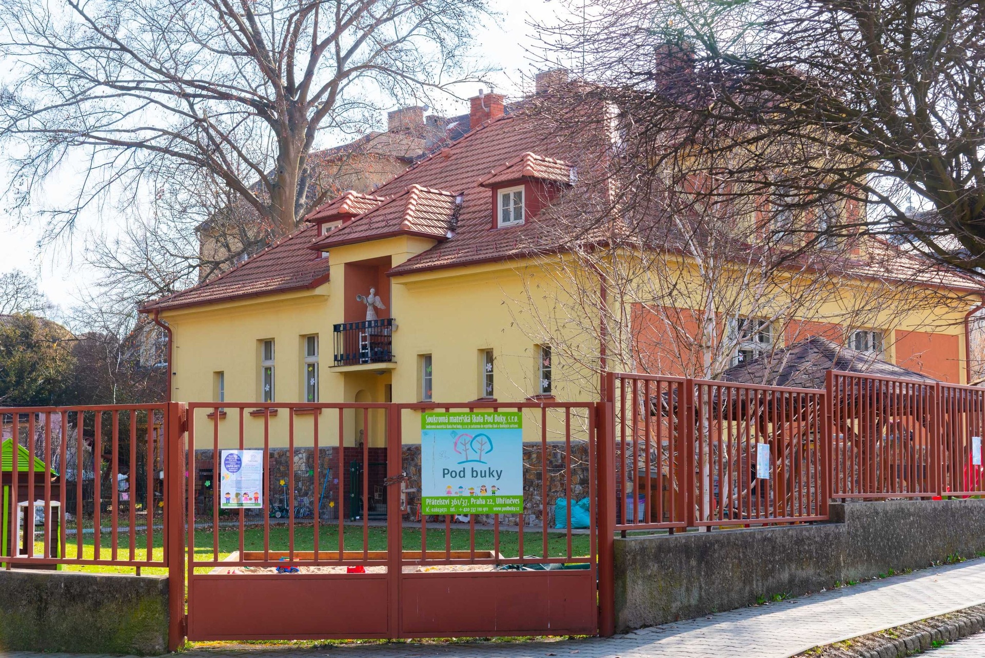 Linie Uhříněves — fotografie 18