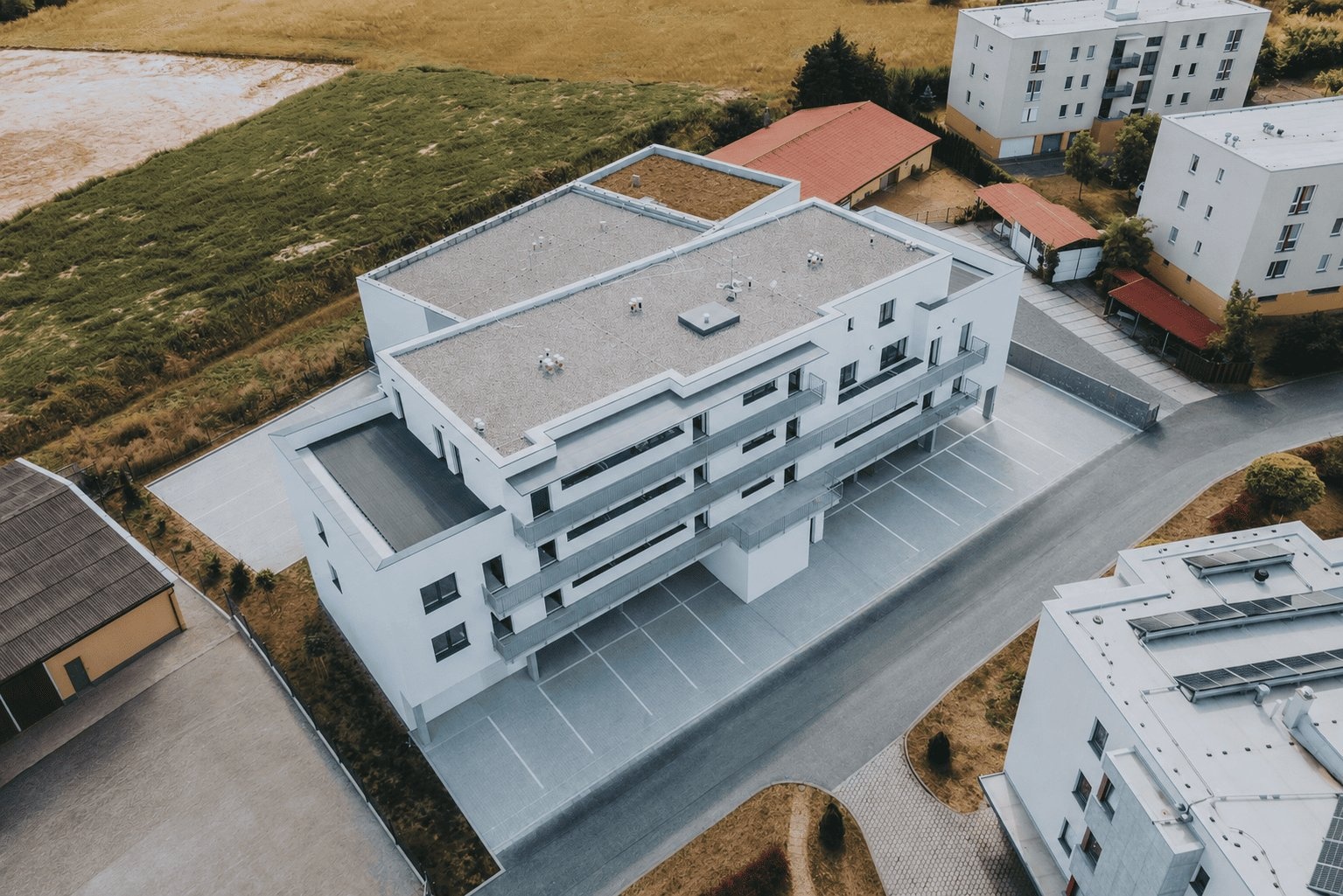 Linie Uhříněves — fotografie 14