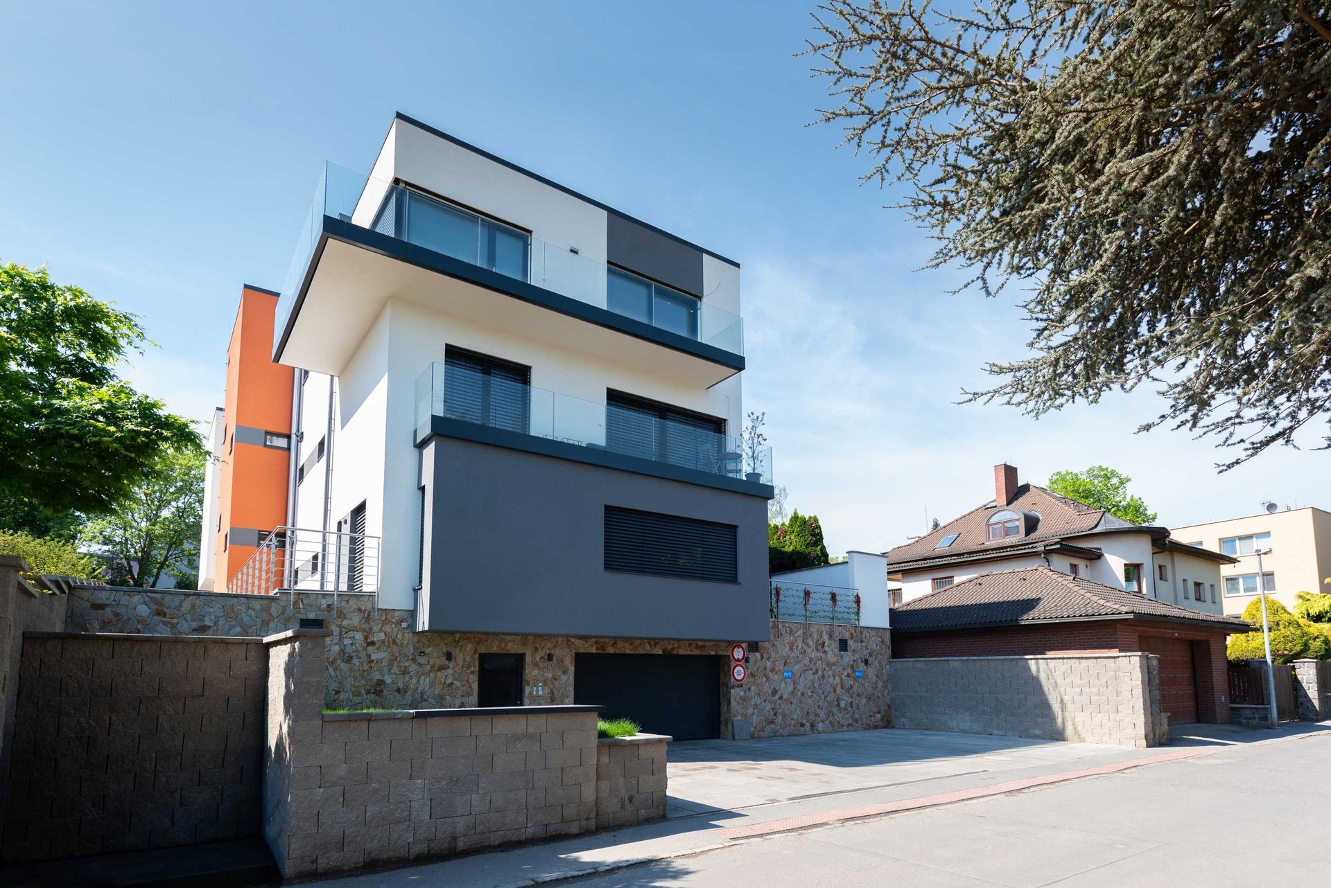 Prodej prostorného bytu 2+kk, 58 m², Praha 5 - Smíchov