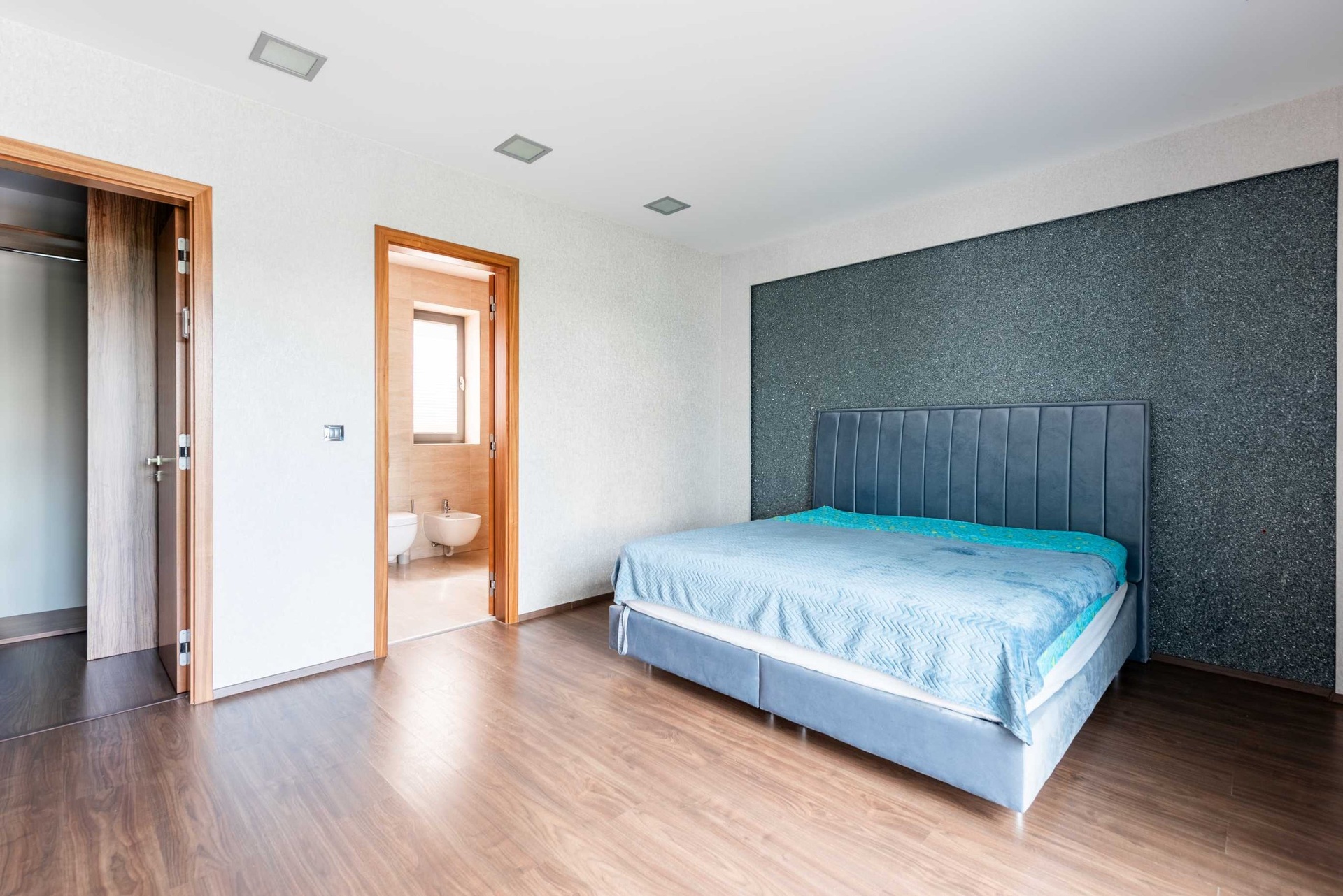 Pronájem moderního rodinného domu, 392 m², Praha 19 - Kbely — fotografie 5
