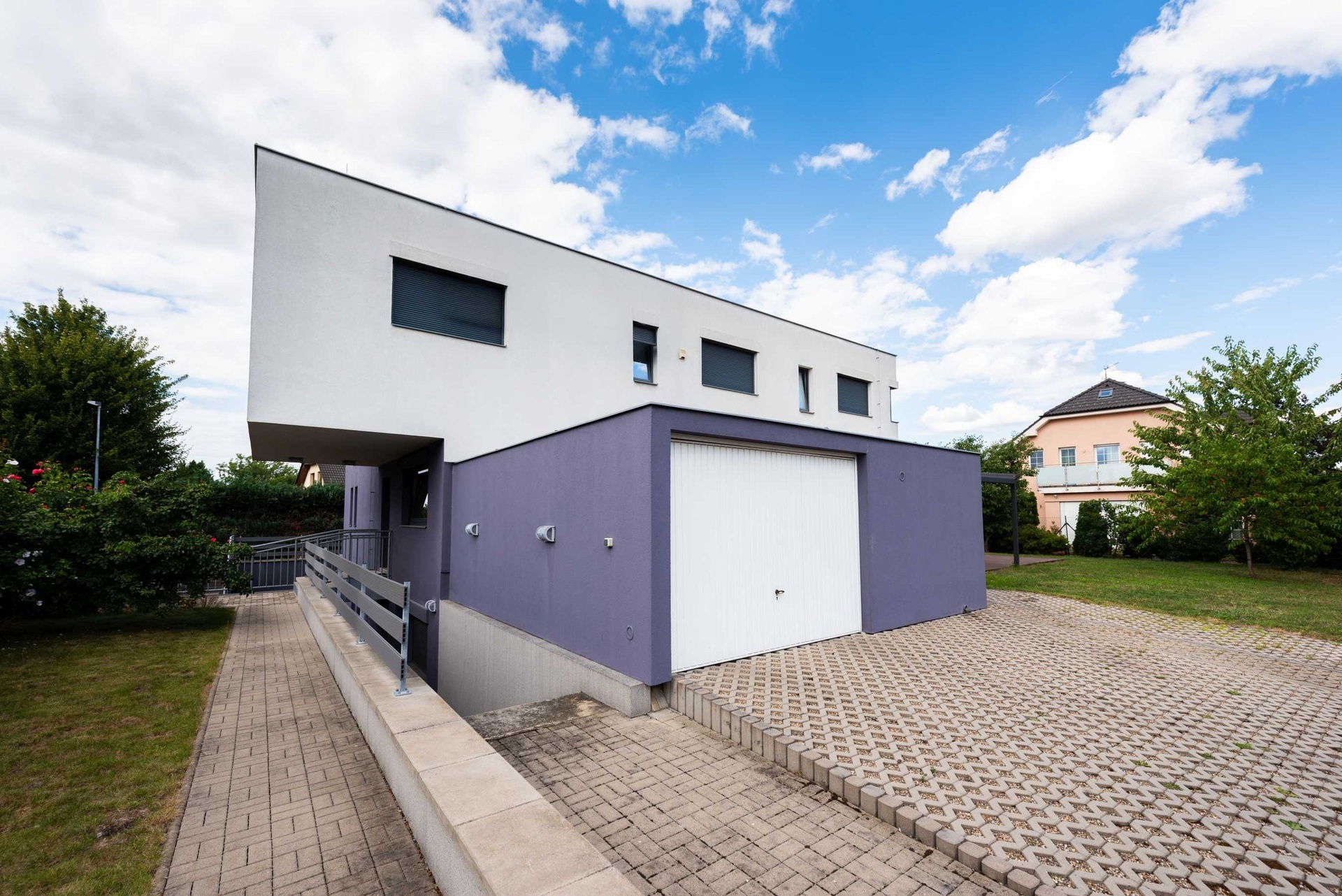Pronájem moderního rodinného domu, 392 m², Praha 19 - Kbely — fotografie 7