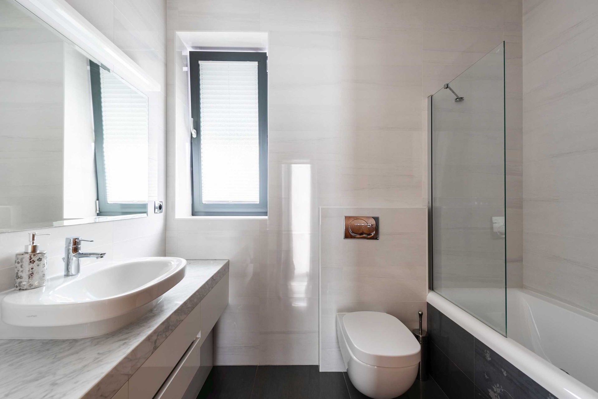 Pronájem moderního rodinného domu, 392 m², Praha 19 - Kbely — fotografie 13