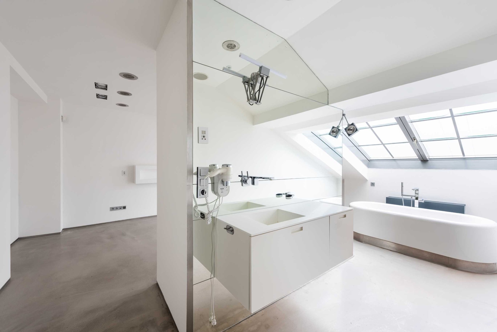 Pronájem střešního bytu 3+kk, 113 m², Praha 1 - Nové Město — fotografie 13
