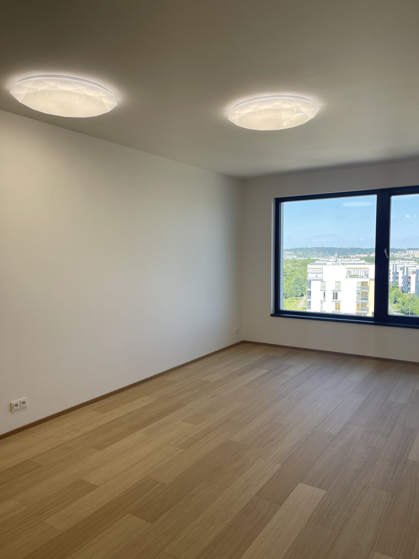 Prodej světlého bytu 3+kk, 75 m², Praha 9 - Hrdlořezy — fotografie 1