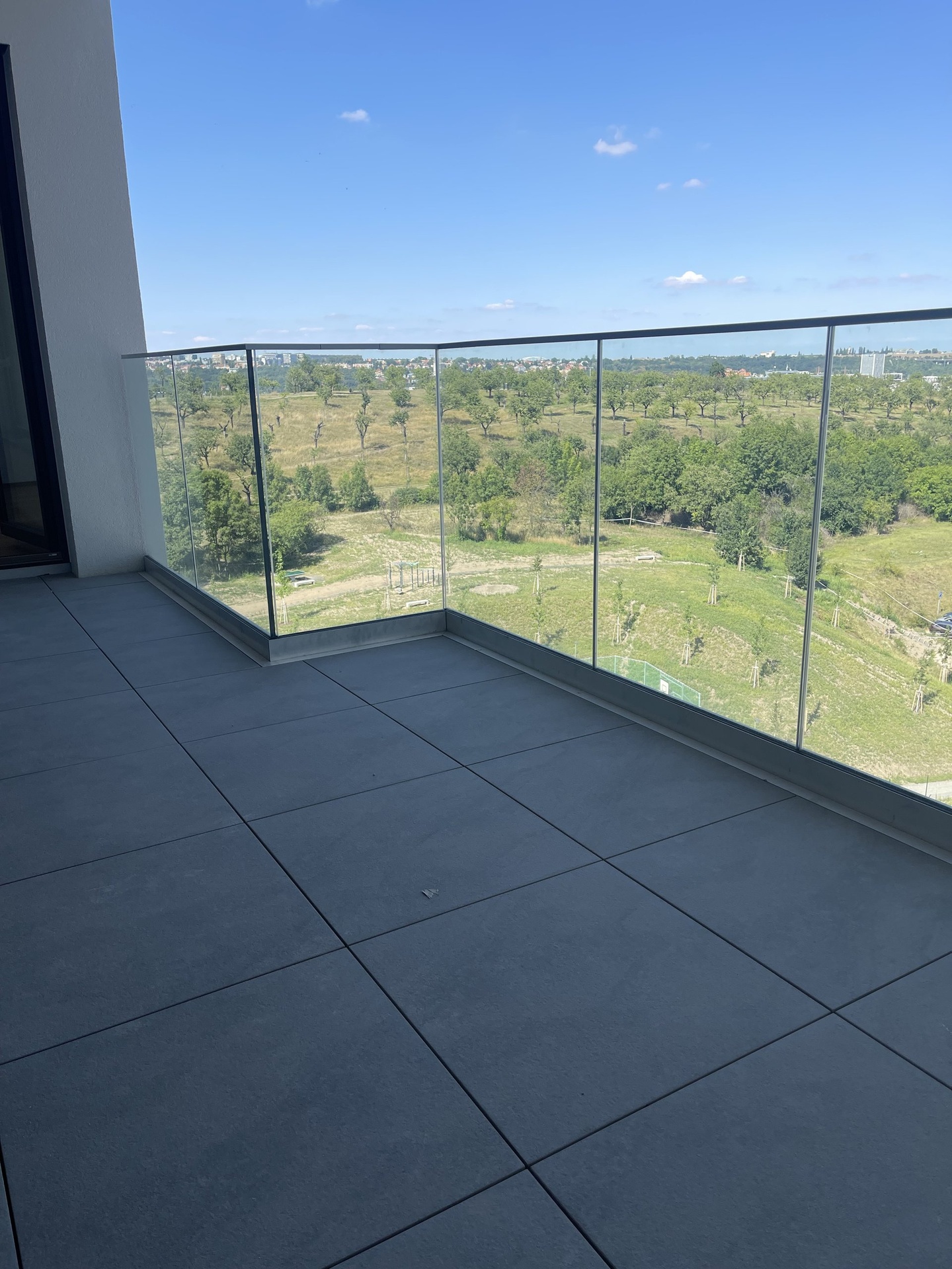 Prodej světlého bytu 3+kk, 75 m², Praha 9 - Hrdlořezy — fotografie 2